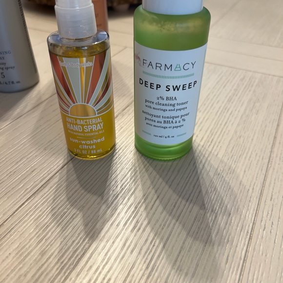 Jewelry & /beauty product bundle - Picture 2 of 10